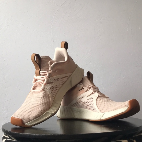 Pink Reeboks - Picture 1 of 8